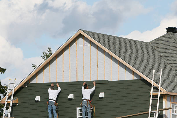 Professional Siding technician working in Fultonham, OH